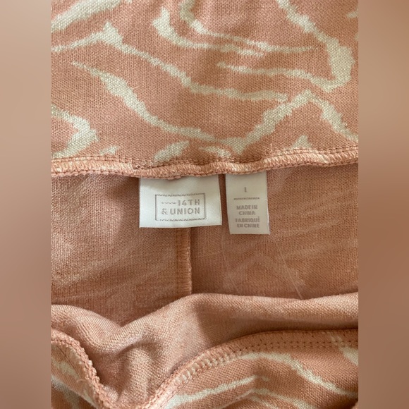 14th & Union Pink Skirt - Picture 3 of 3